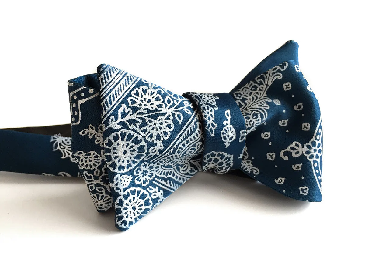 Bandana Print Bow Tie